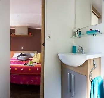 Mobil Dans Campingplads