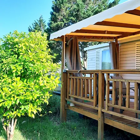 Campsite Mobil Home Dans Camping Lattes Lattes
