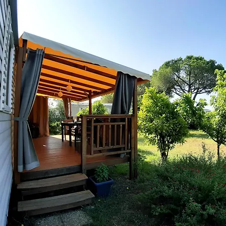 Camping Mobil Dans 4*