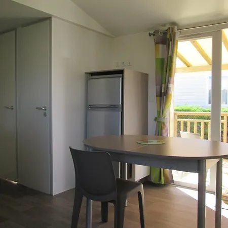 Campsite Mobil Home Dans Camping Lattes 4*