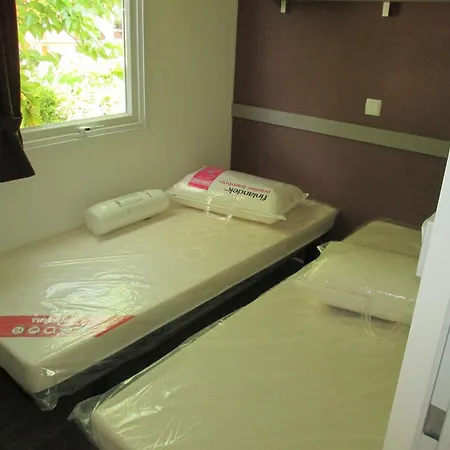 Mobil Home Dans Camping Lattes