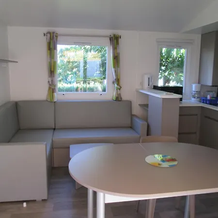 Campsite Mobil Home Dans Camping Lattes Lattes
