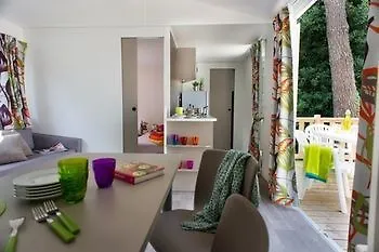 Mobil Home Dans Camping Lattes Lattes