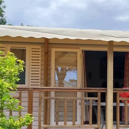 Mobil Home Dans Camping Lattes