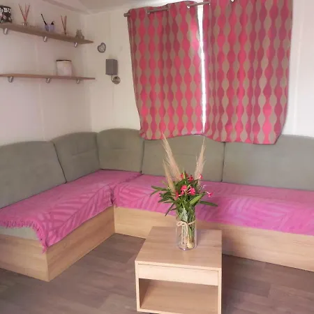 Mobil Home Dans Camping Lattes Campsite Lattes