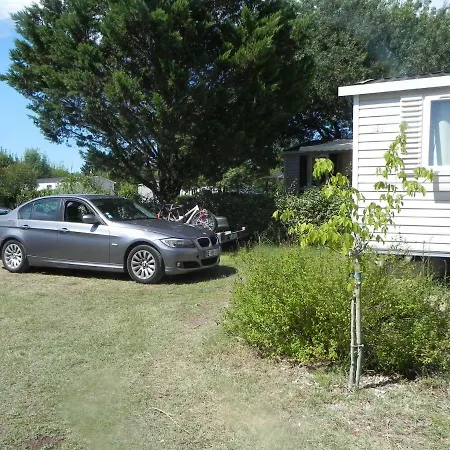 Campsite Mobil Home Dans Camping Lattes